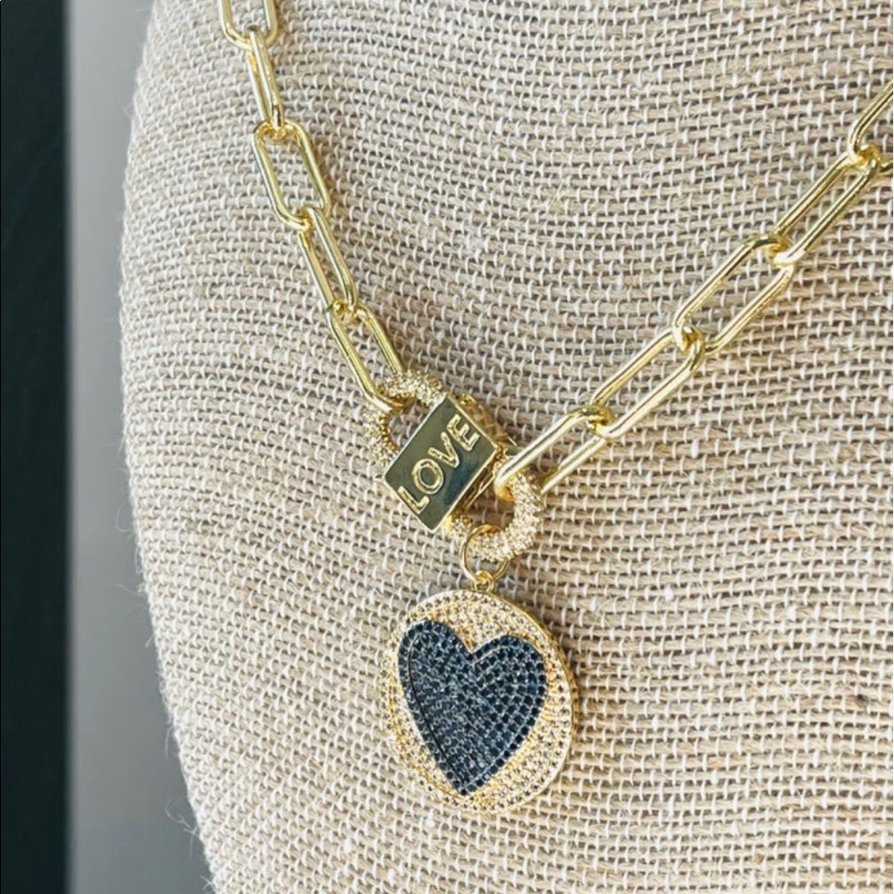 Melania Clara gold heart necklace